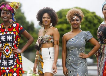 Ativistas, grupos culturais e religiosos comemoram hoje (20) o Dia da Consciência Negra com várias atividades em frente à estátua de Zumbi dos Palmares, no centro do Rio de Janeiro.