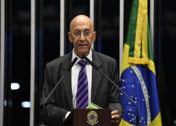 Plenário do Senado Federal durante sessão não deliberativa. rrÀ tribuna, em discurso, senador Confúcio Moura (MDB-RO).rrFoto: Jefferson Rudy/Agência Senado