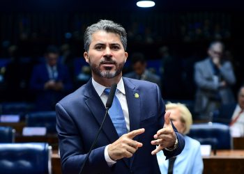 Plenário do Senado Federal durante sessão deliberativa ordinária. Ordem do dia.

Na pauta, o PL 557/2020, que altera a Lei de Diretrizes e Bases da Educação Nacional para incluir a obrigatoriedade de abordagens fundamentadas nas experiências e nas perspectivas femininas nos conteúdos curriculares do ensino fundamental e médio.

Em pronunciamento, à bancada, senador Marcos Rogério (PL-RO).

Foto: Pedro França/Agência Senado